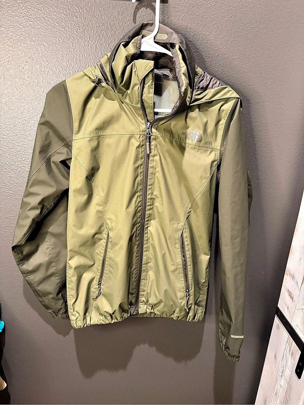 The North Face Women'Small Antora Jacket Hooded Windbreaker Green